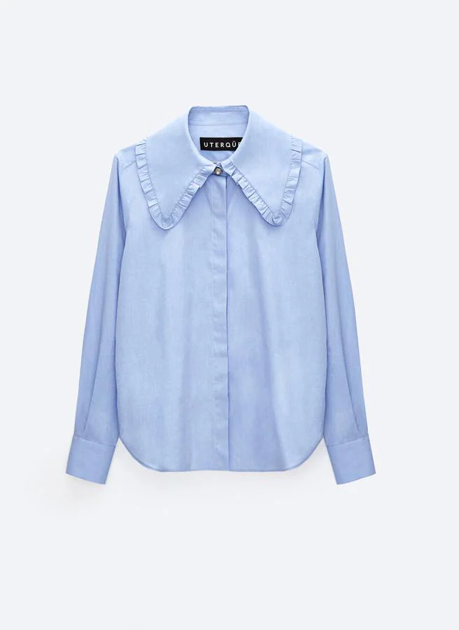 Camisa con cuello bobo en color azul de Utrqüe (49€)