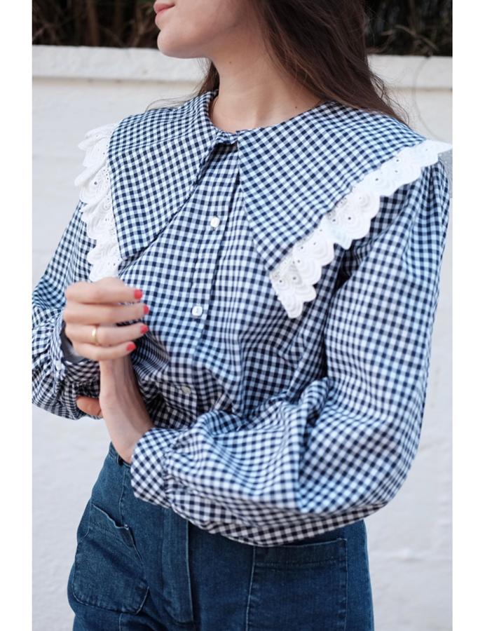 Camisa vicky navy con cuello bobo de Ameè (32,90€)