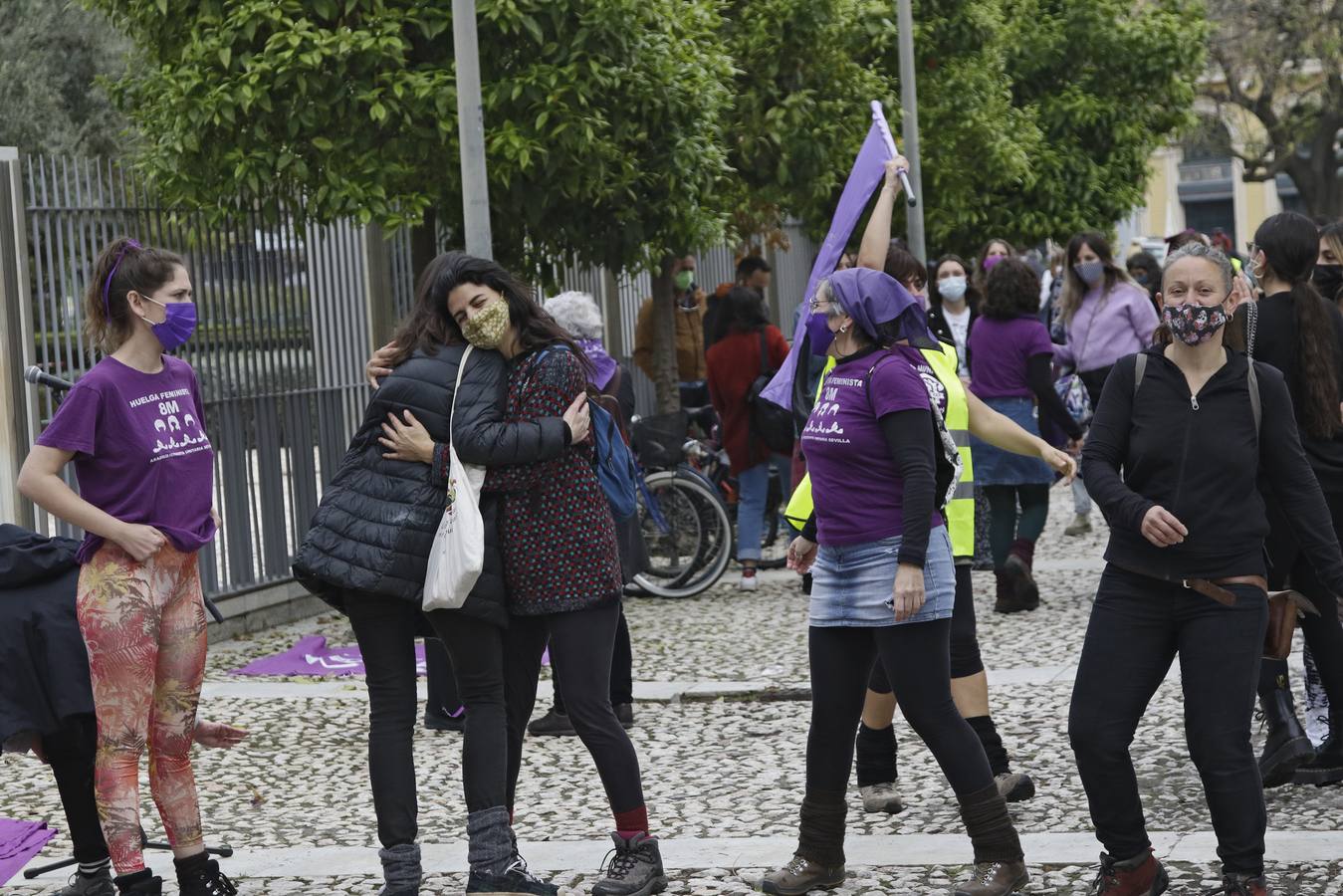 Manifestación por el 8M a las puertas del Parlamento andaluz