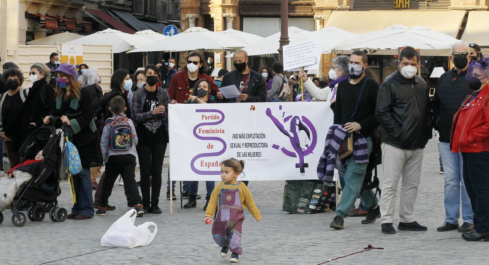 Concentración del Movimiento Feminista de Sevilla en la Plaza de San Francisco