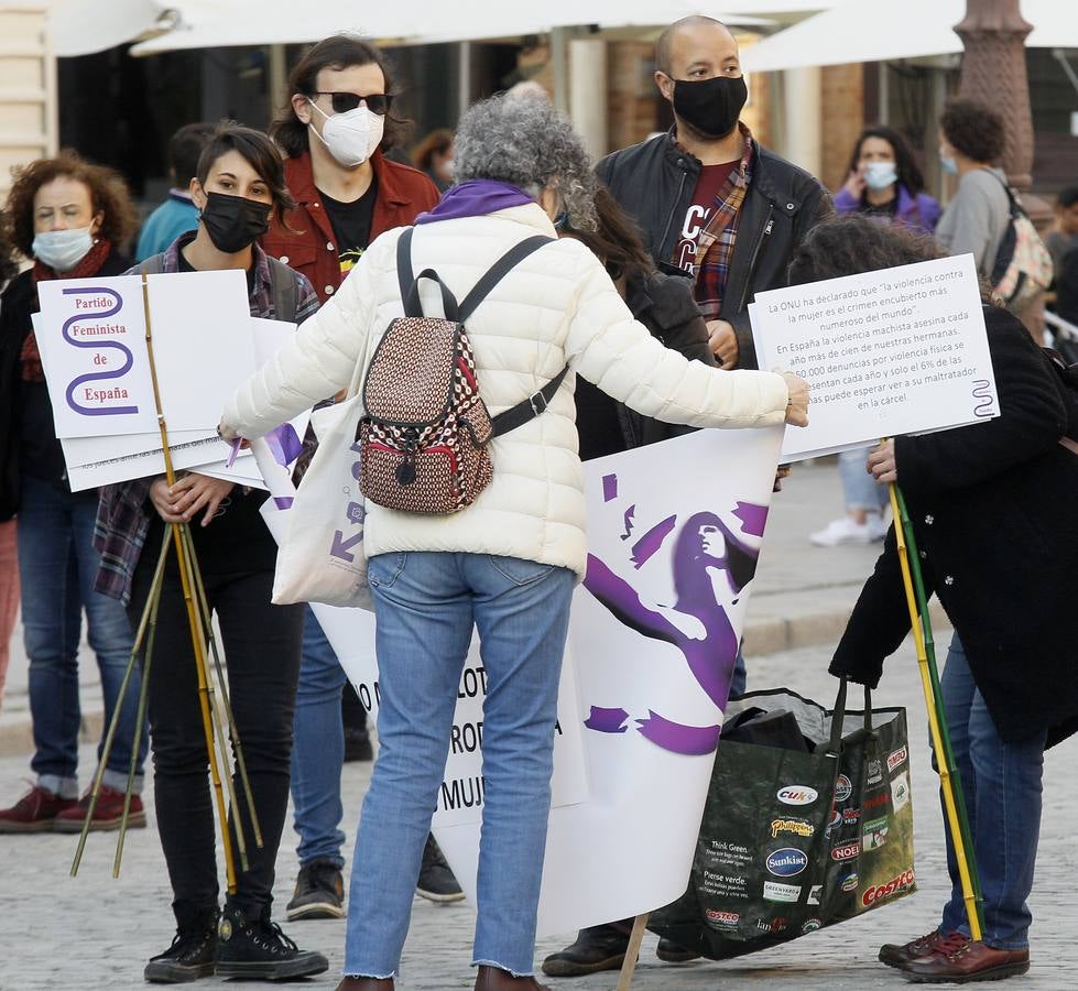 Concentración del Movimiento Feminista de Sevilla en la Plaza de San Francisco