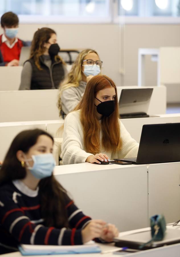 La universidad vuelve a las clases en Córdoba, en imágenes