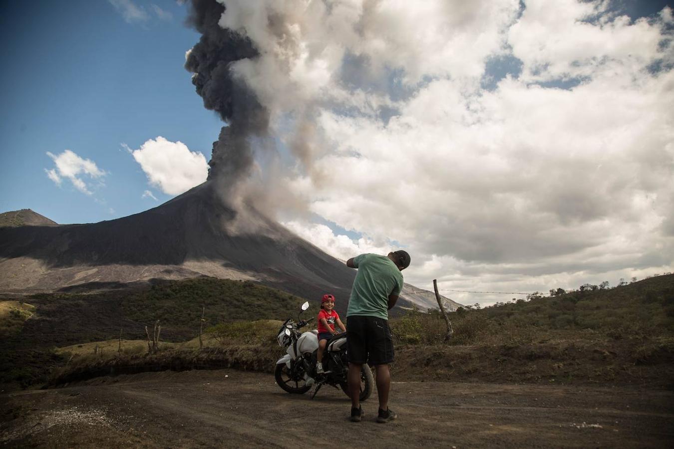 La erupción del volcán Pacaya, en imágenes