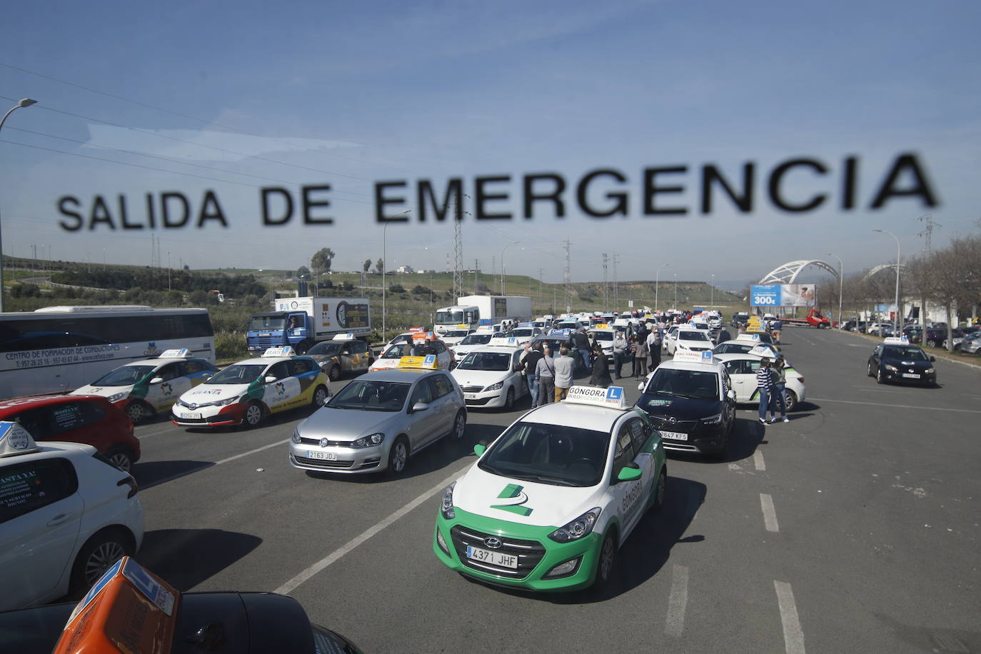 La protesta de las autoescuelas en Córdoba, en imágenes