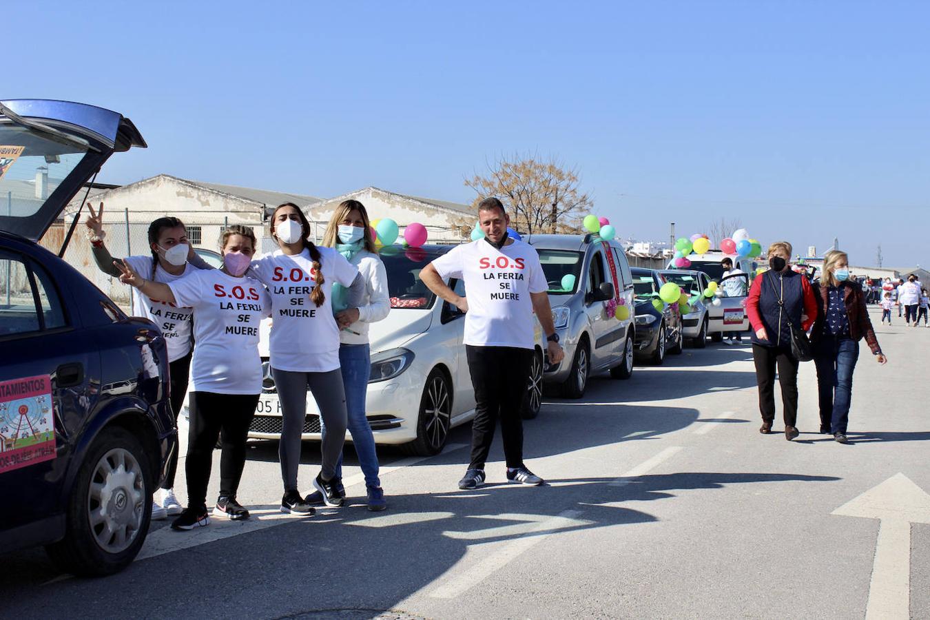 La protesta de los feriantes por las calles de Lucena, en imágenes