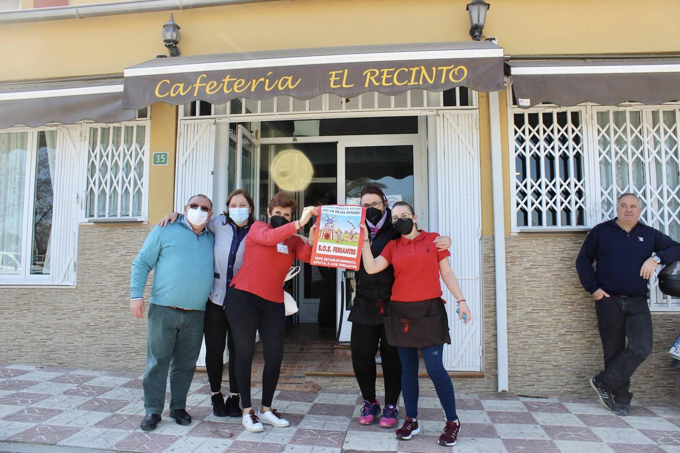 La protesta de los feriantes por las calles de Lucena, en imágenes