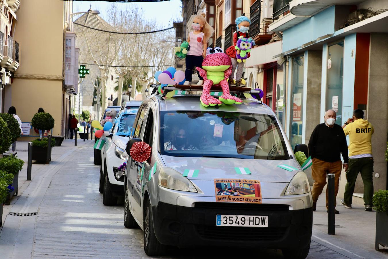 La protesta de los feriantes por las calles de Lucena, en imágenes