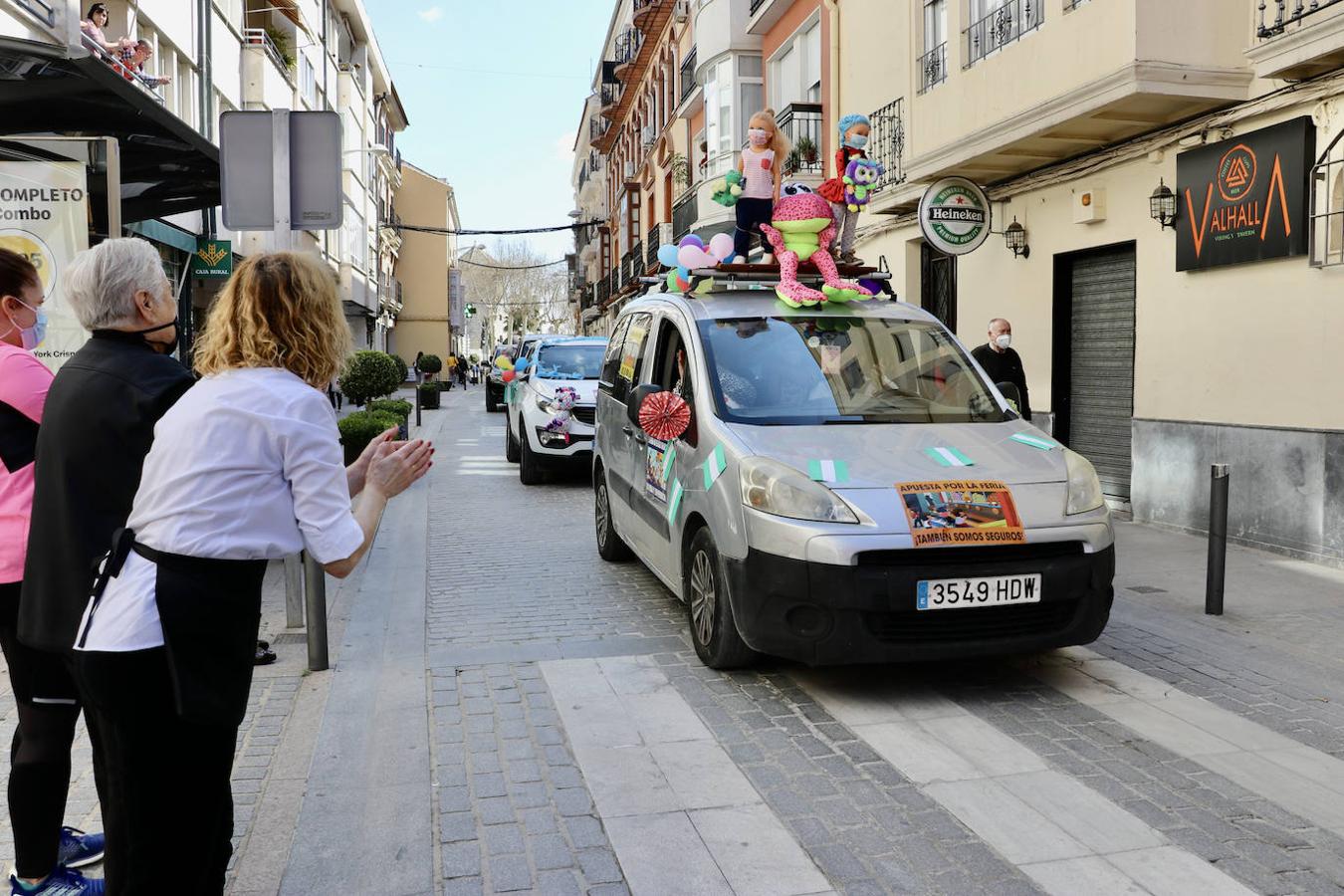 La protesta de los feriantes por las calles de Lucena, en imágenes