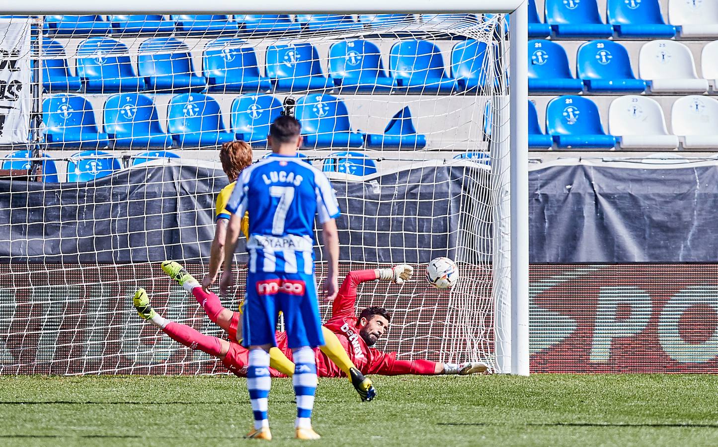 FOTOS: Las imágenes del empate del Cádiz ante el Alavés