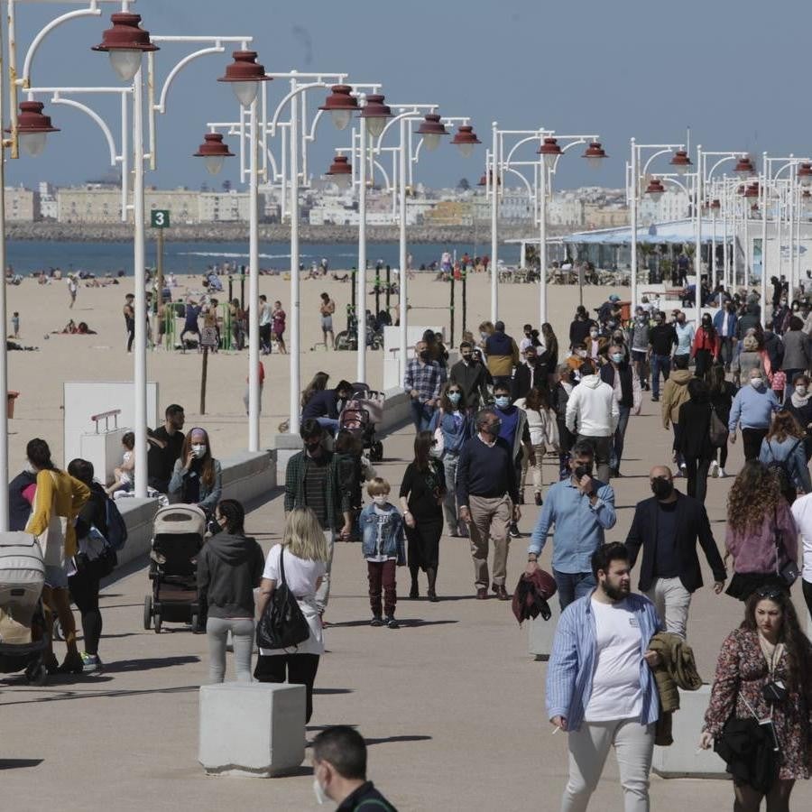 Fotos: ambiente en Cádiz en este primer sábado en el que la provincia está en nivel 2