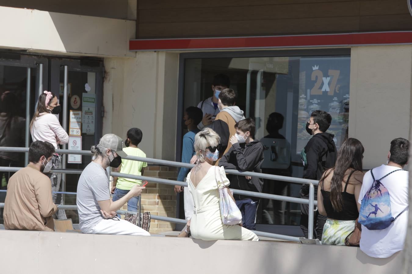 Fotos: ambiente en Cádiz en este primer sábado en el que la provincia está en nivel 2