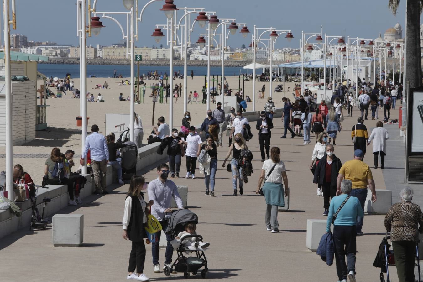 Fotos: ambiente en Cádiz en este primer sábado en el que la provincia está en nivel 2