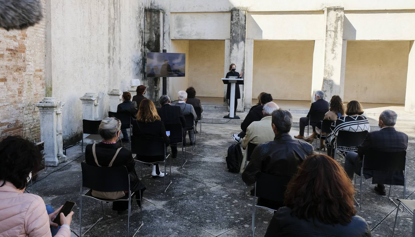 Inauguración de las exposiciones de Teresa Duclós y Salomé del Campo