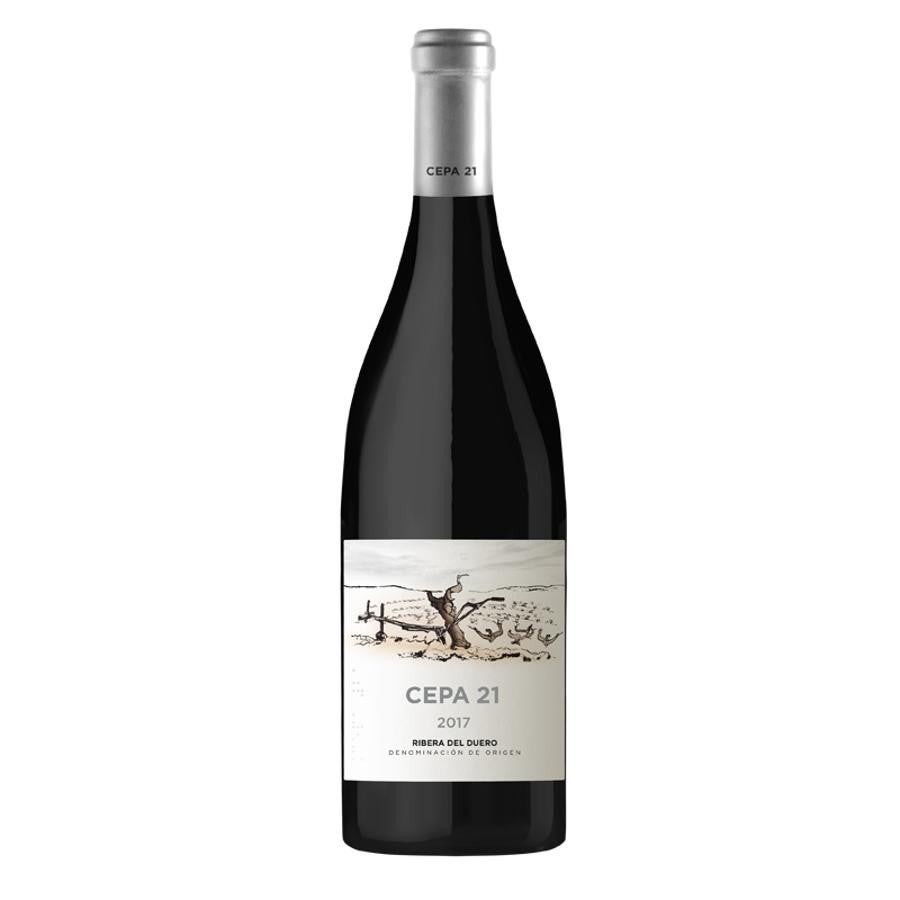 Cepa 21 2017. La bodega boutique Cepa 21, asentada en la Ribera del Duero, presenta una nueva añada de su buque insignia Cepa 21 2017 procede de un año atípico en lo climatológico que ha dado como resultado un vino de equilibrada acidez, fresco, con un tanino de extraordinaria calidad y con los aromas de la uva Tempranillo muy marcados. Precio: 17,95€