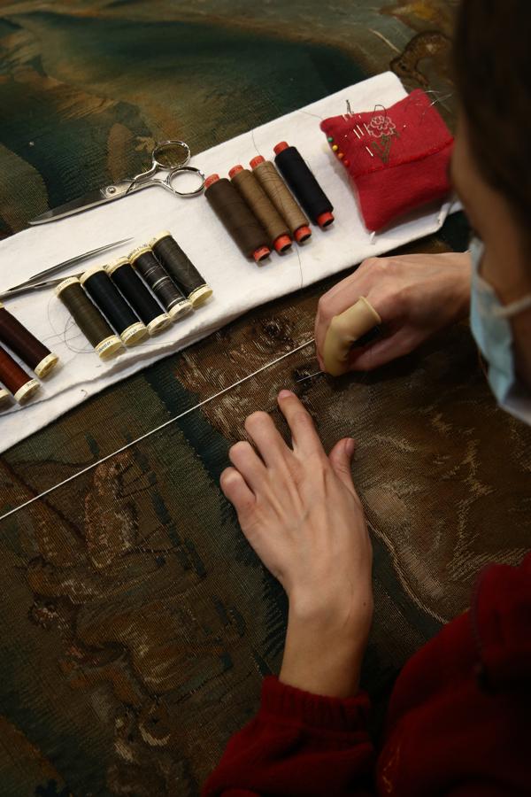 Tres siglos de historia de la Real Fábrica de Tapices, en imágenes