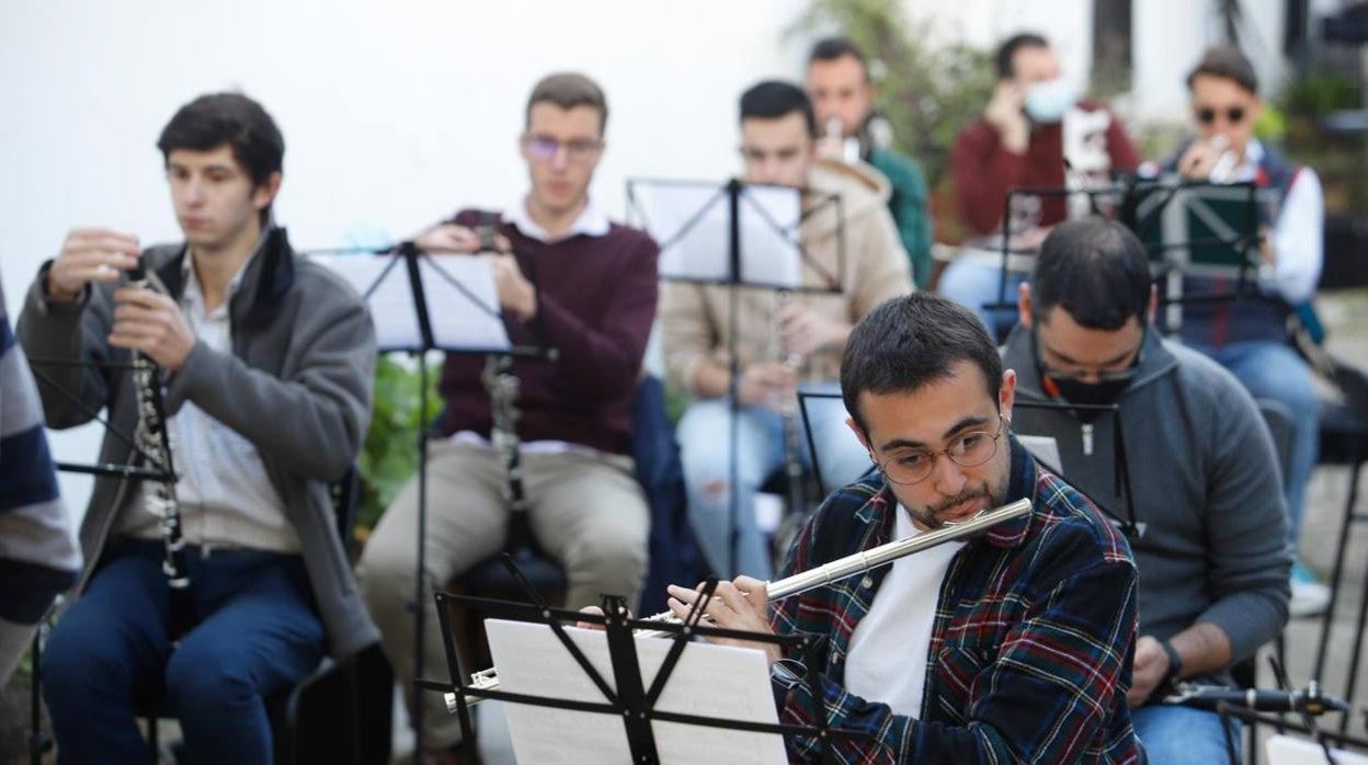 El ensayo de las bandas musicales cofrades en Córdoba, en imágenes