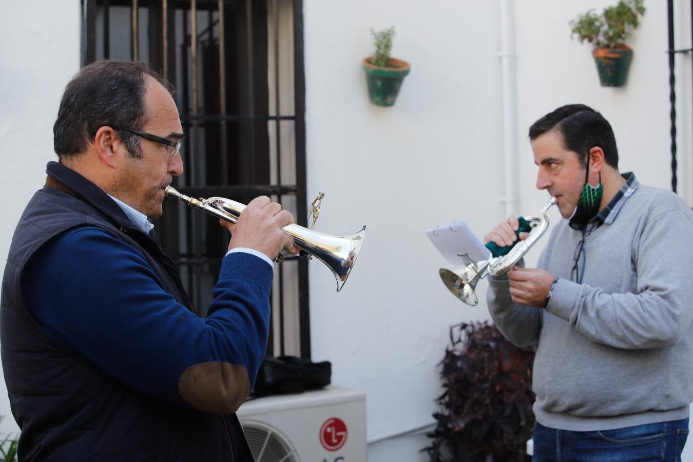 El ensayo de las bandas musicales cofrades en Córdoba, en imágenes