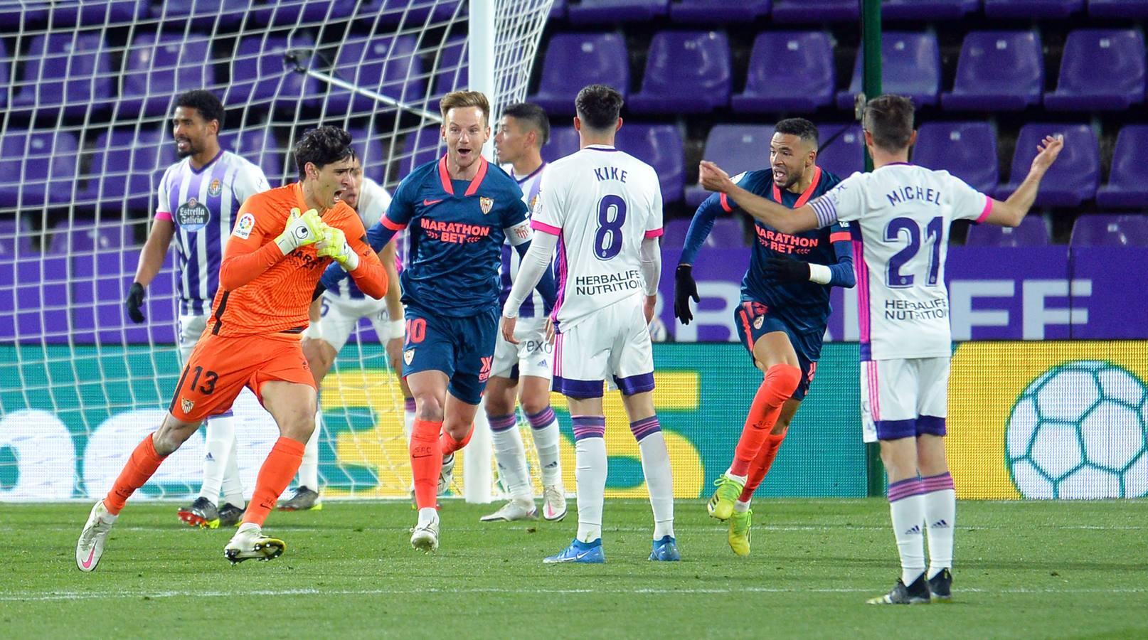 Fotogalería del partido entre el Valladolid y el Sevilla F.C.