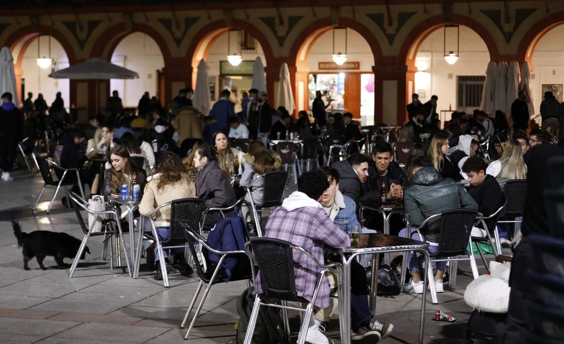El cierre de la hostelería de Córdoba a las 22.30 horas, en imágenes
