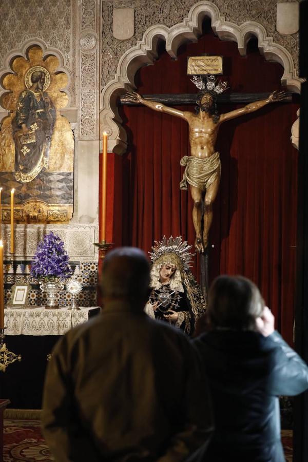 La veneración al Cristo de la Expiración y la Virgen del Silencio en Córdoba, en imágenes