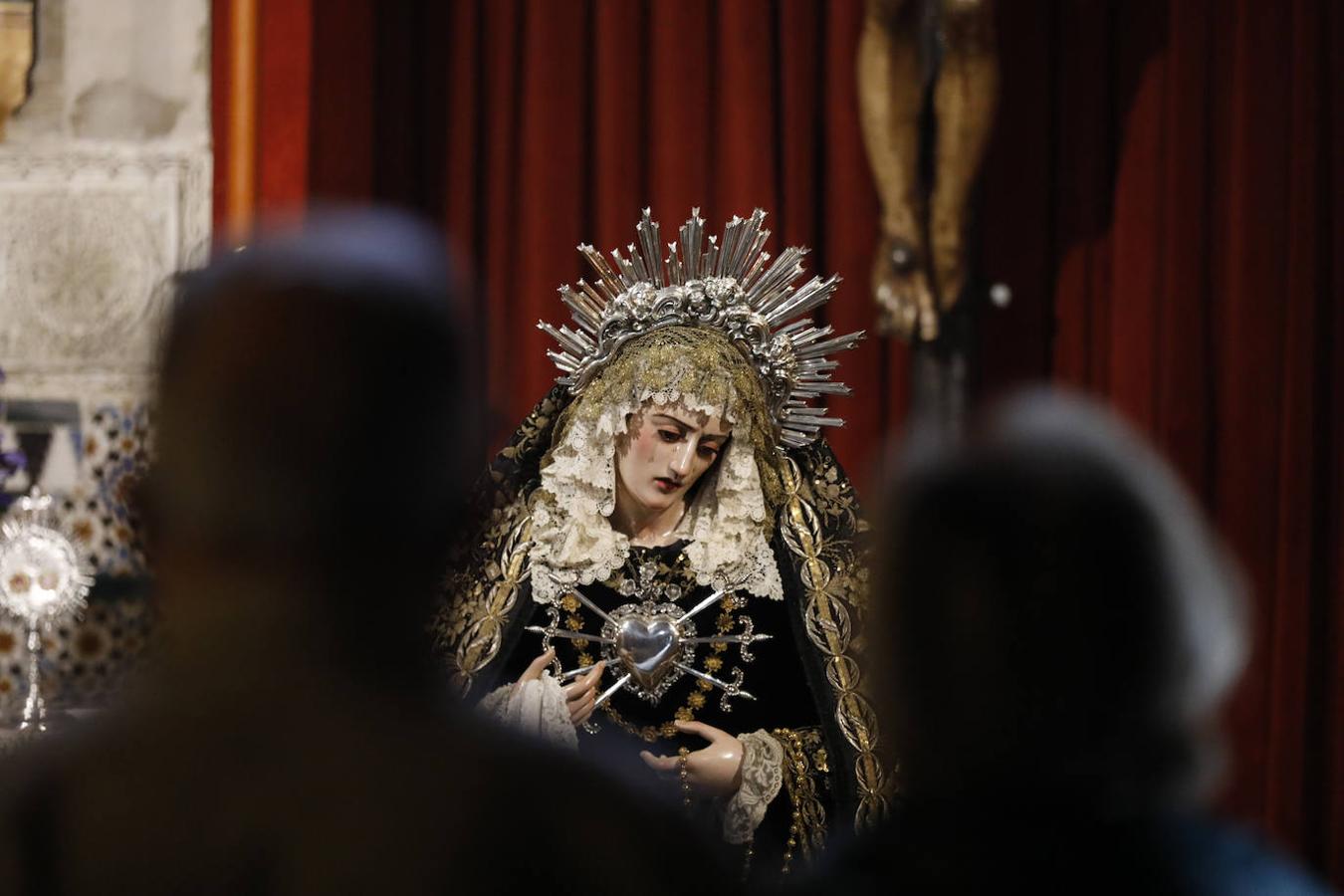 La veneración al Cristo de la Expiración y la Virgen del Silencio en Córdoba, en imágenes