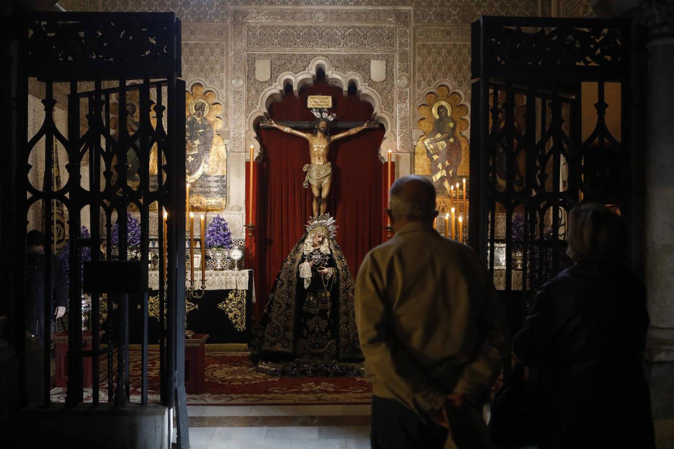 La veneración al Cristo de la Expiración y la Virgen del Silencio en Córdoba, en imágenes