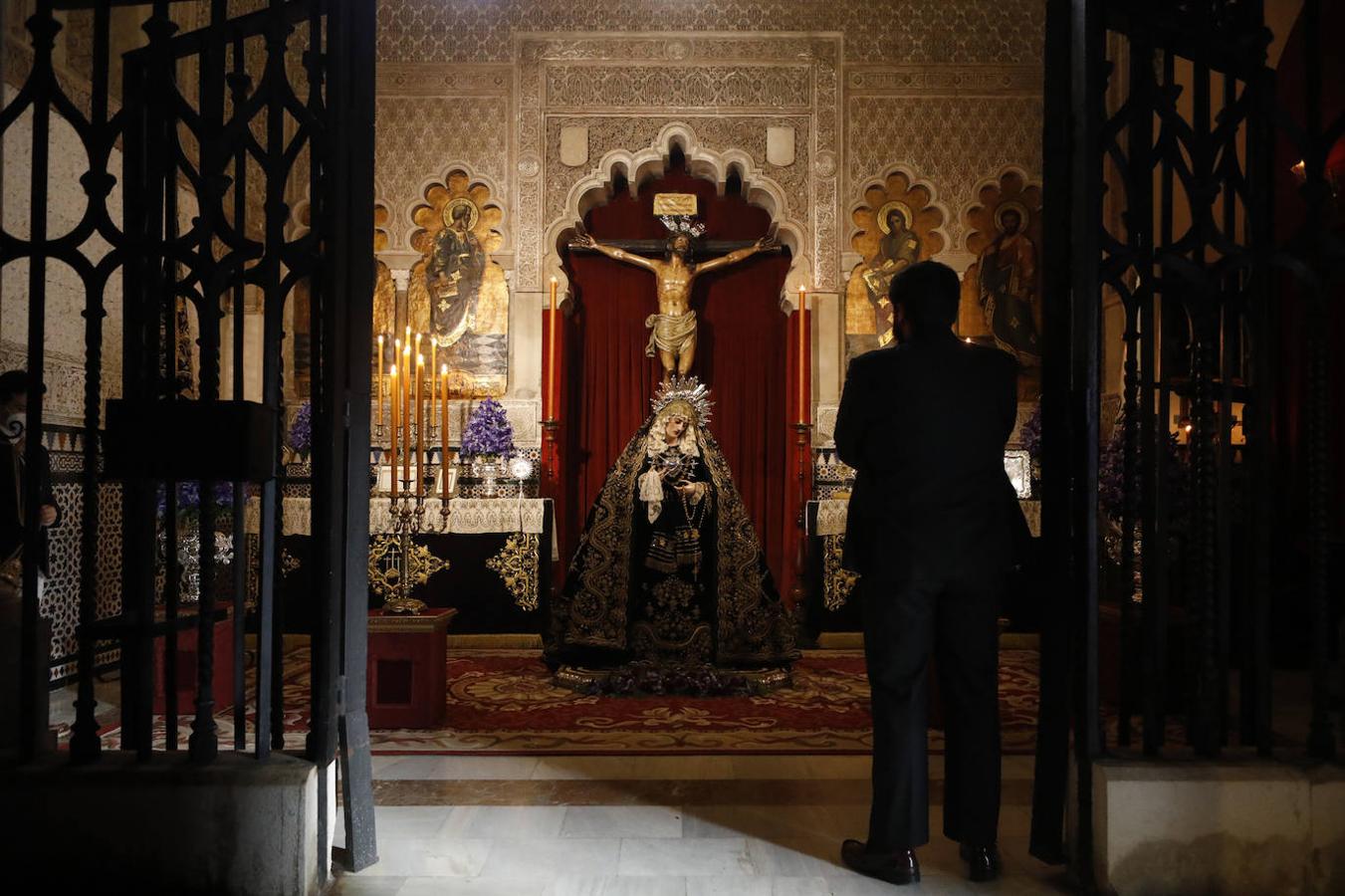 La veneración al Cristo de la Expiración y la Virgen del Silencio en Córdoba, en imágenes