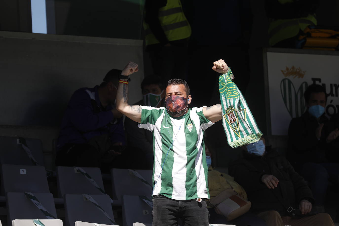 Las mejores imágenes del ambiente en el Córdoba CF - Betis Deportivo