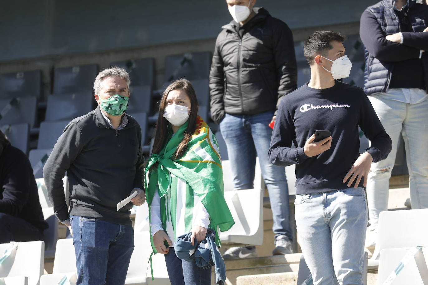 Las mejores imágenes del ambiente en el Córdoba CF - Betis Deportivo