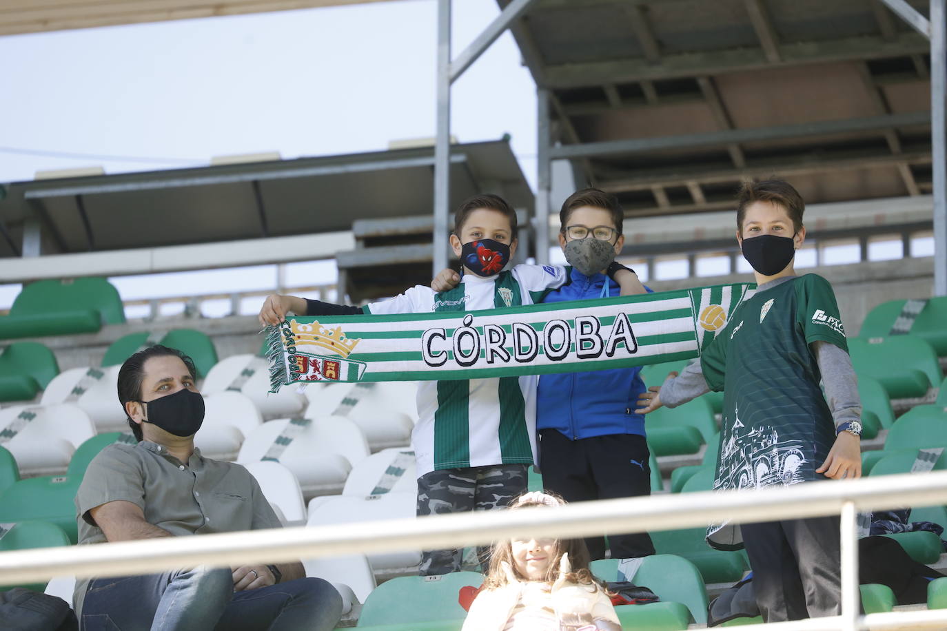 Las mejores imágenes del ambiente en el Córdoba CF - Betis Deportivo