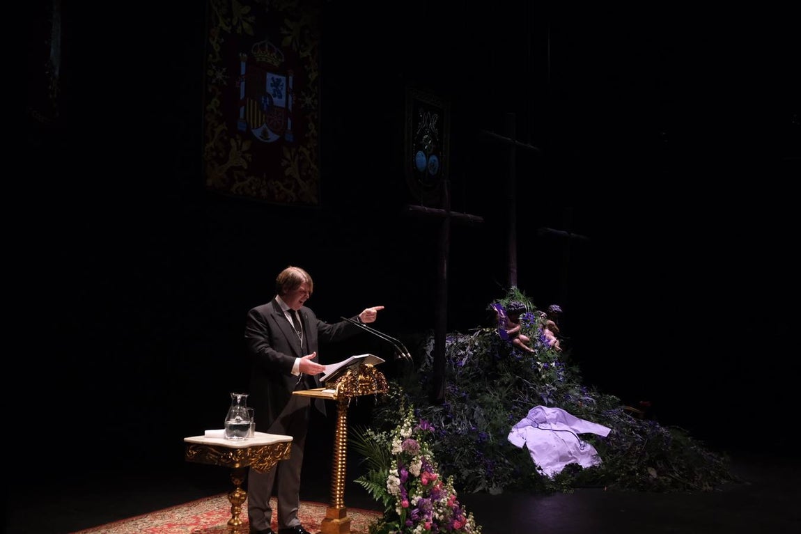 FOTOS: El pregonero Iván Roa abre las puertas de la Semana Santa de Cádiz 2021
