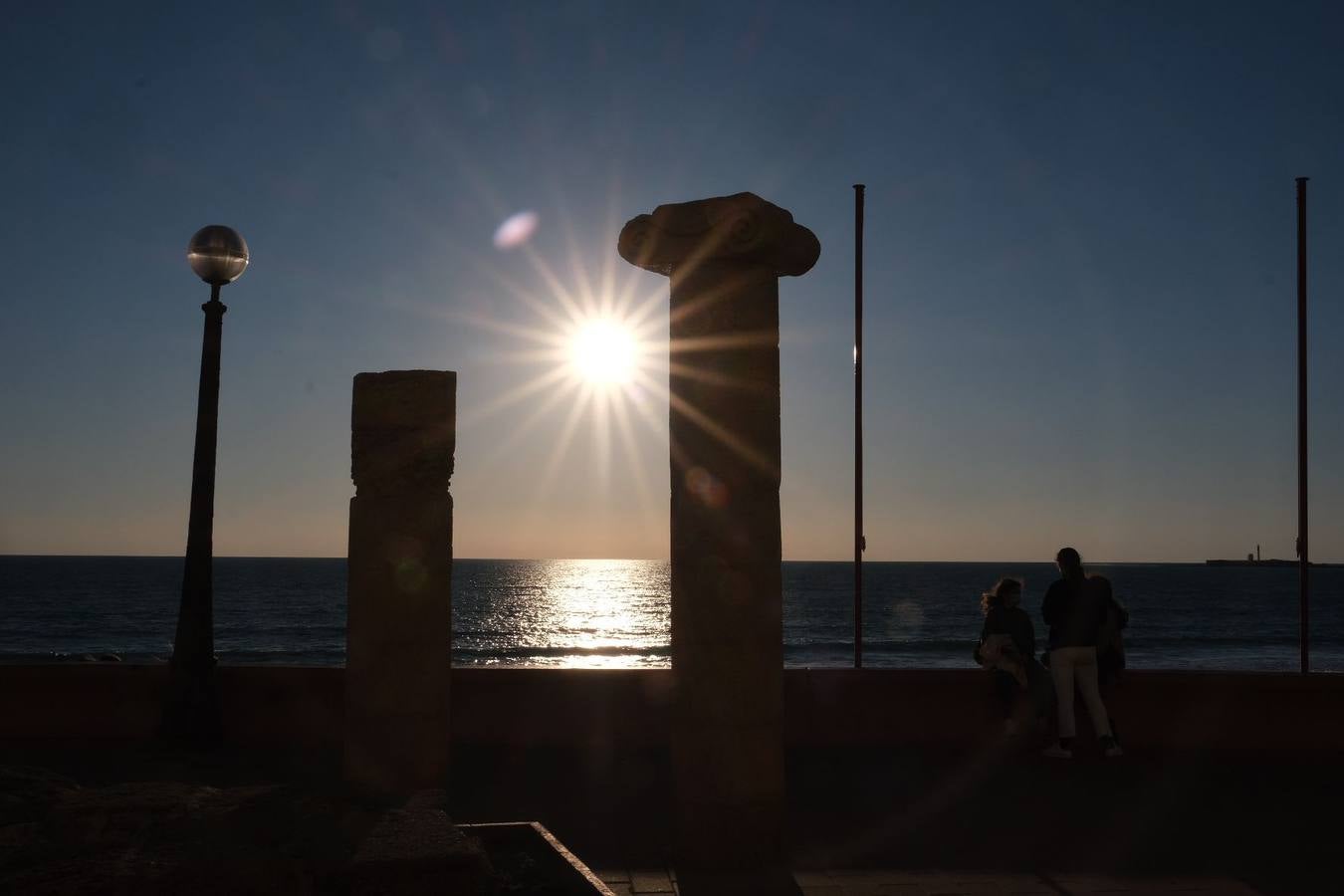 El atardecer gaditano: la espectacular puesta de sol de Cádiz