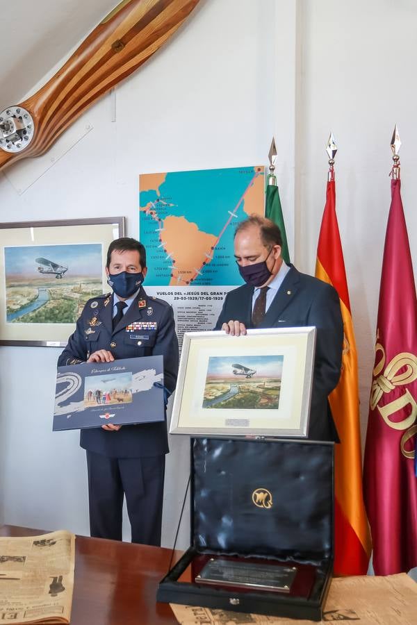 Inauguración de la exposición en el acuartelamiento de Tablada