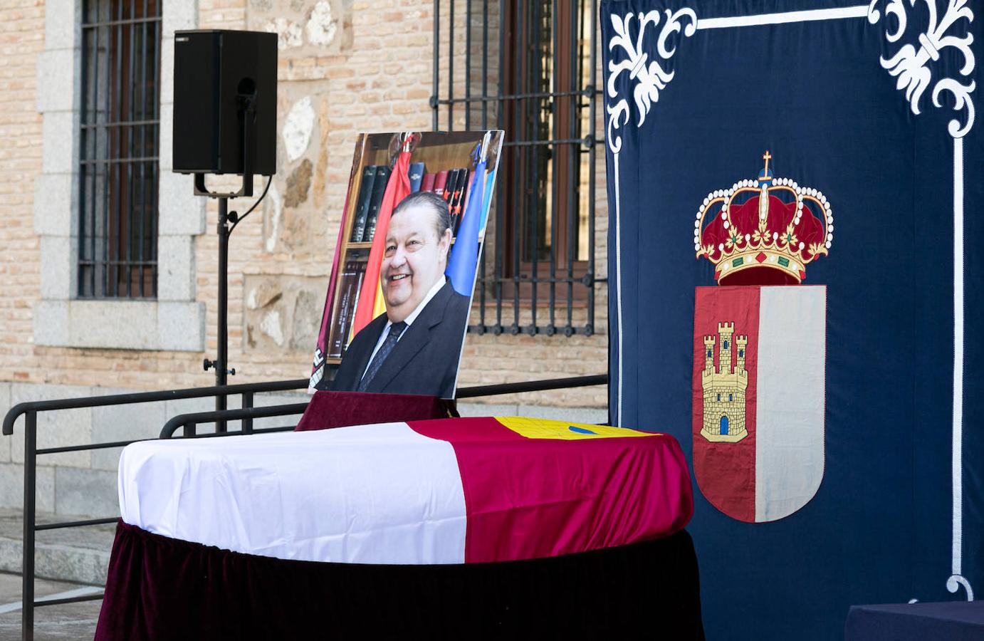 Emotiva despedida a Jesús Fernández Vaquero en las Cortes de Castilla-La Mancha