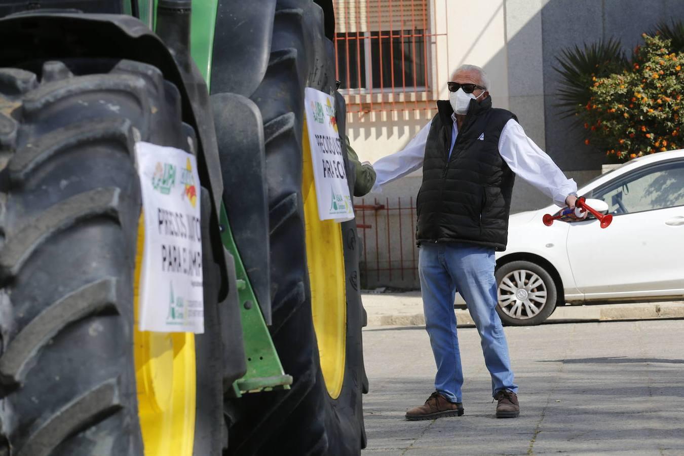 La protesta de los agricultores contra el Gobierno en Córdoba, en imágenes