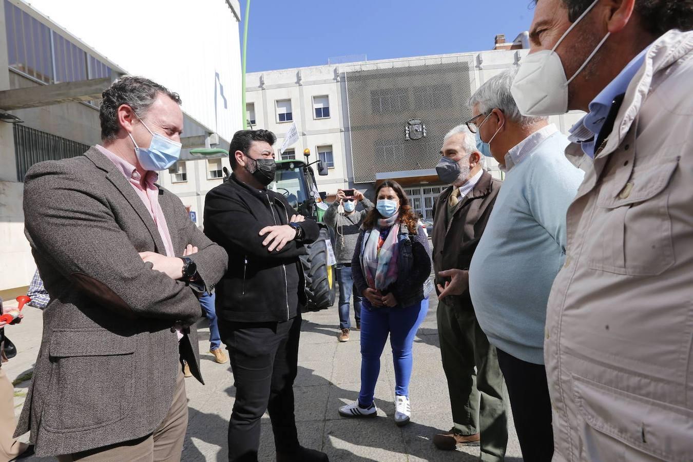 La protesta de los agricultores contra el Gobierno en Córdoba, en imágenes