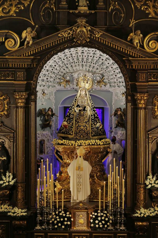 El Viernes de Dolores en la plaza de Capuchinos de Córdoba, en imágenes