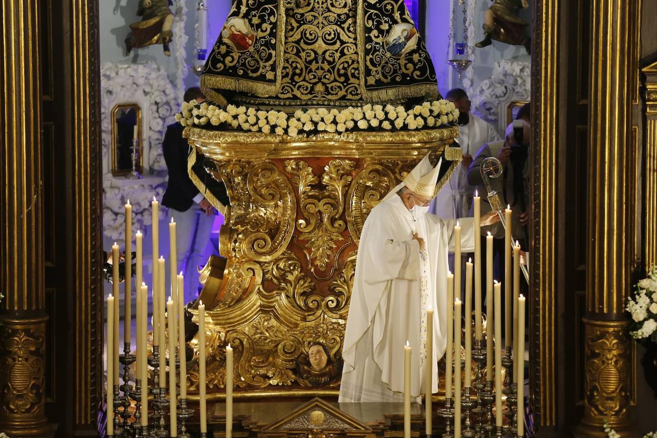 El Viernes de Dolores en la plaza de Capuchinos de Córdoba, en imágenes