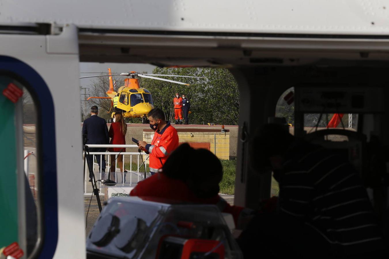 La presentación en Córdoba de los helicópteros del 061, en imágenes