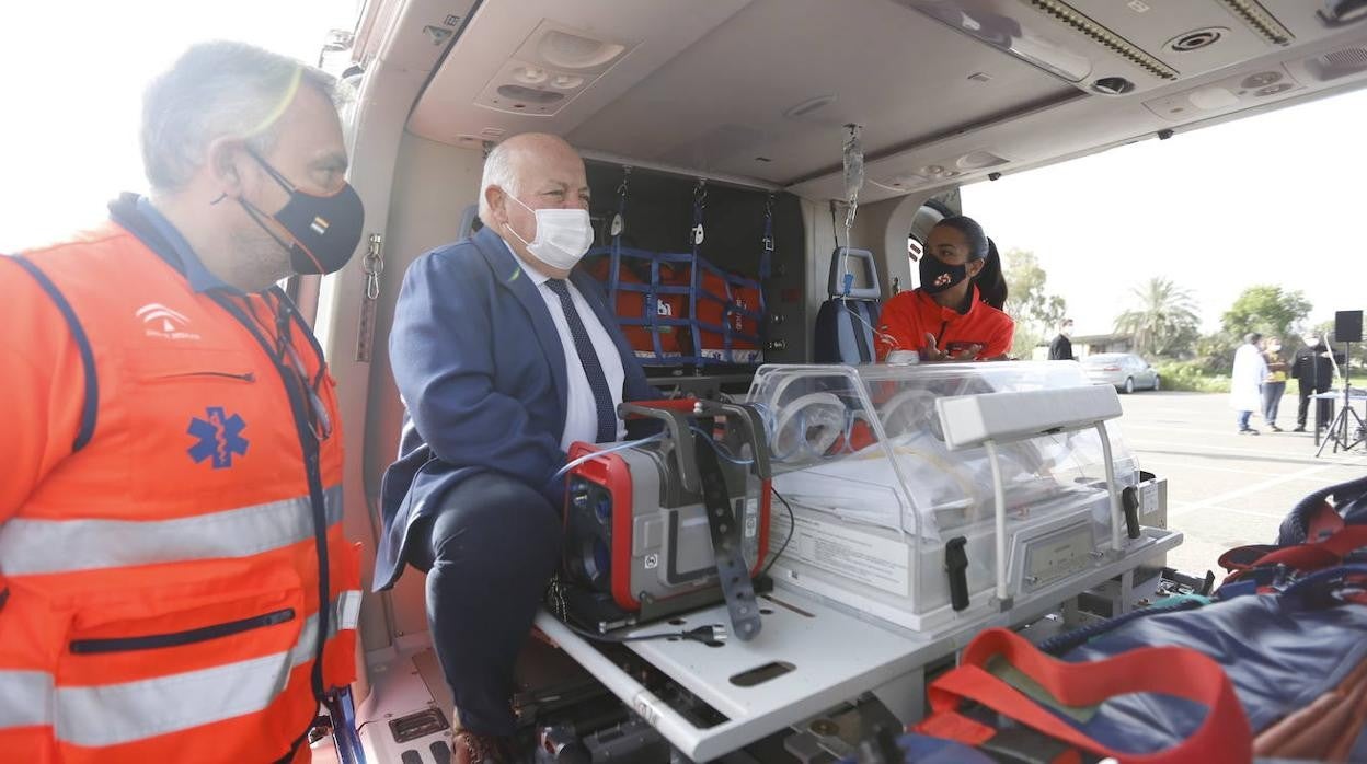 La presentación en Córdoba de los helicópteros del 061, en imágenes