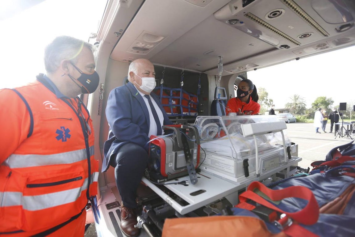 La presentación en Córdoba de los helicópteros del 061, en imágenes
