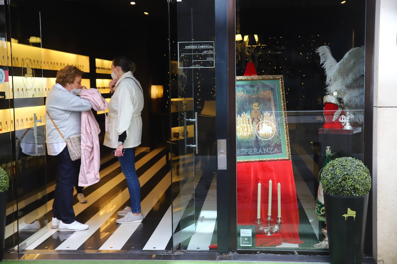 La Semana Santa de Córdoba, en los escaparates