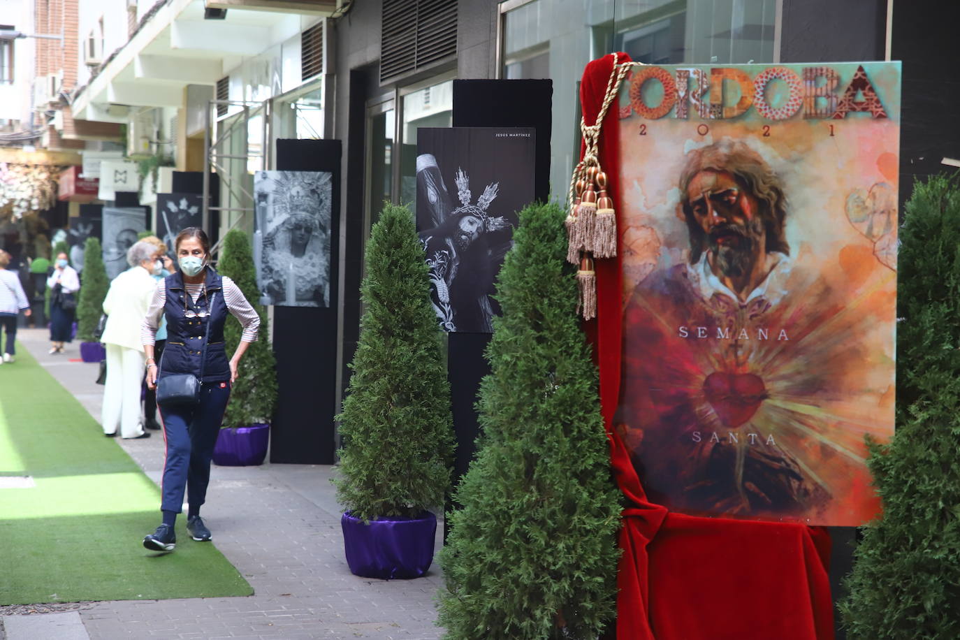 La Semana Santa de Córdoba, en los escaparates