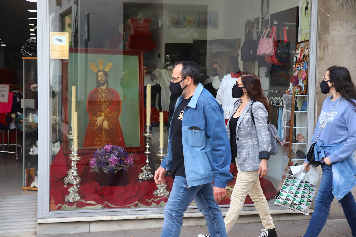 La Semana Santa de Córdoba, en los escaparates