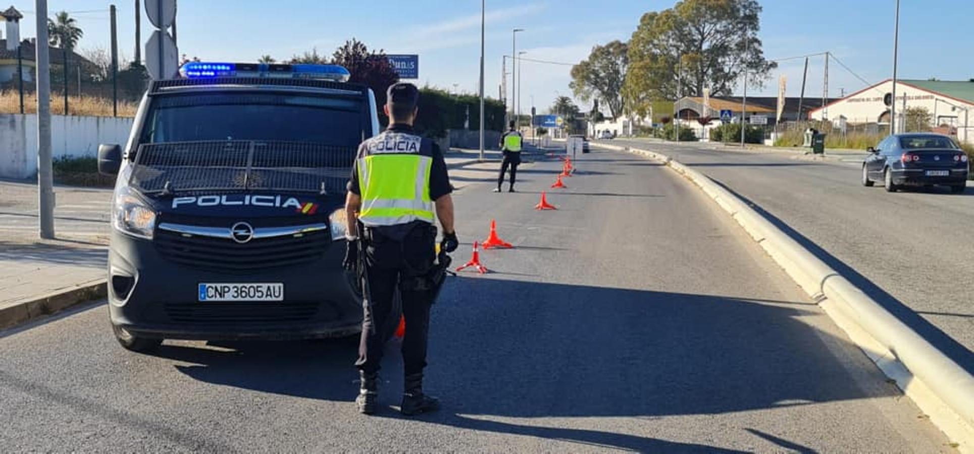 Así son los controles en Cádiz para verificar el cumplimiento del cierre perimetral y del toque de queda