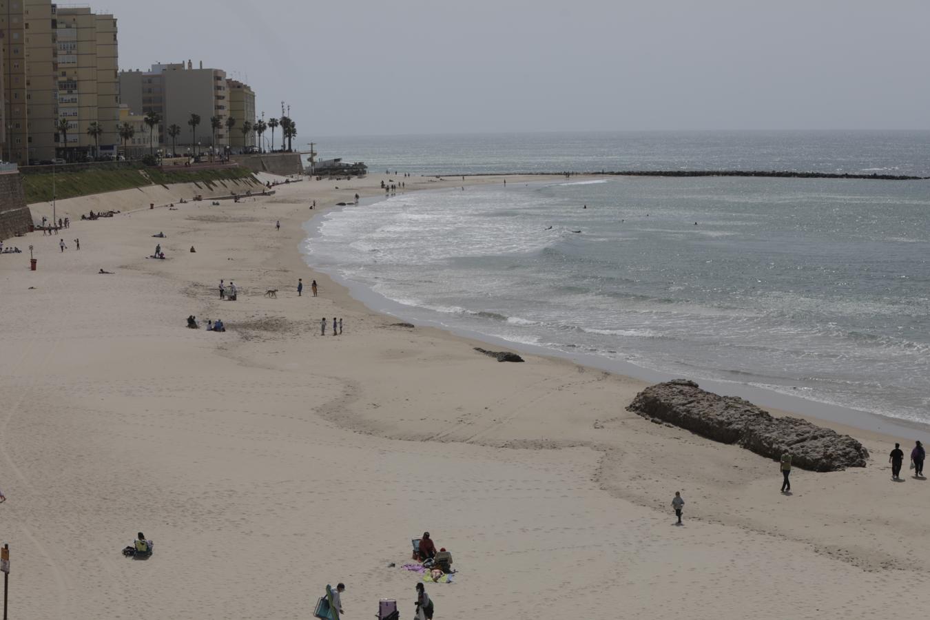 Las bellas imágenes que ha dejado en Cádiz una de las mareas más grandes del año