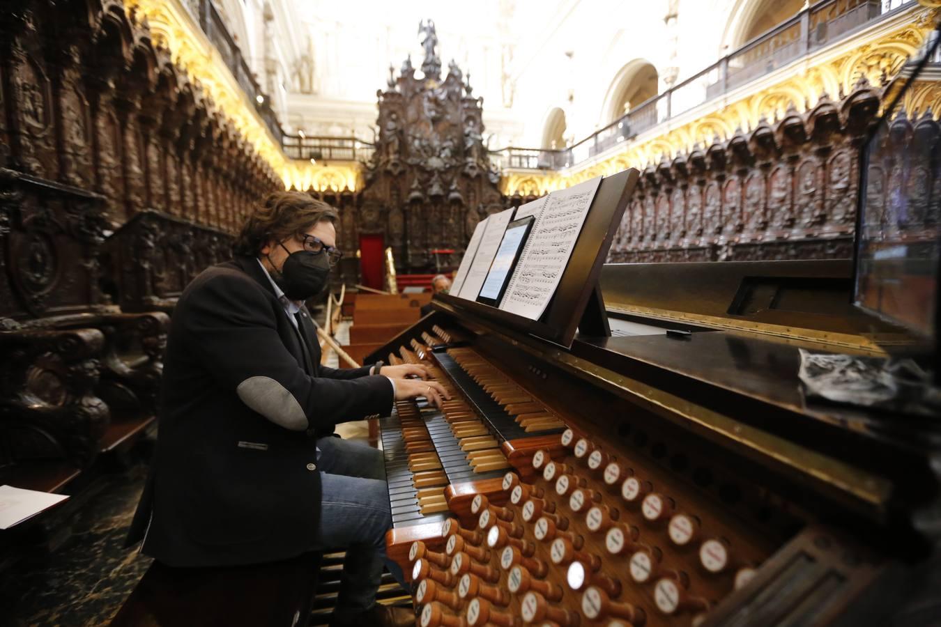 Semana Santa Córdoba 2021| Las imágenes del acto de las cofradías de Miércoles Santo en la Catedral