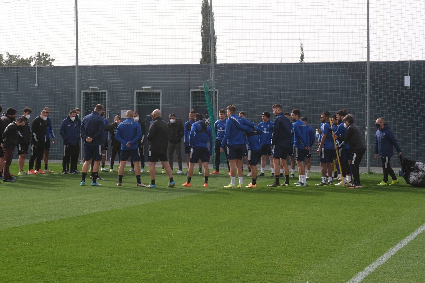 FOTOS: Akapo, la novedad en el entrenamiento del Cádiz CF