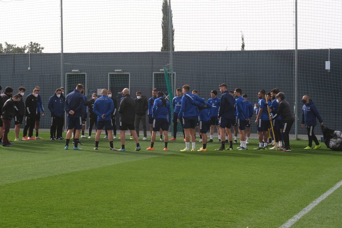 FOTOS: Akapo, la novedad en el entrenamiento del Cádiz CF