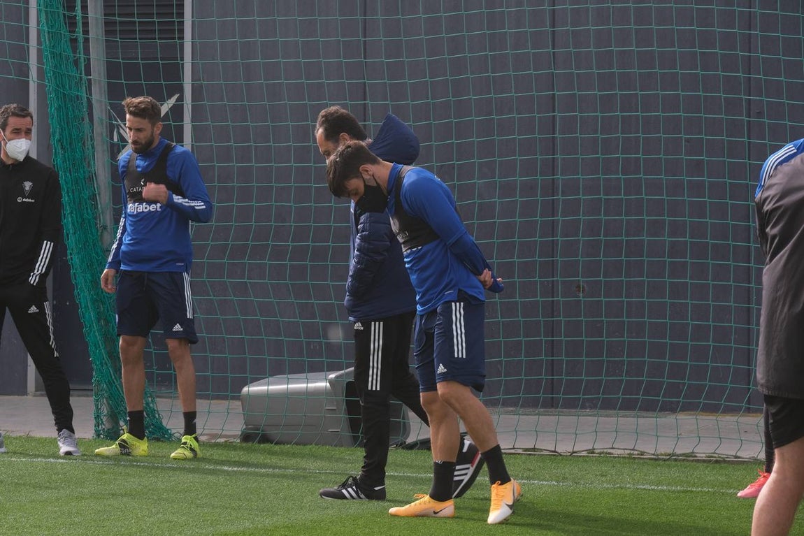 FOTOS: Akapo, la novedad en el entrenamiento del Cádiz CF